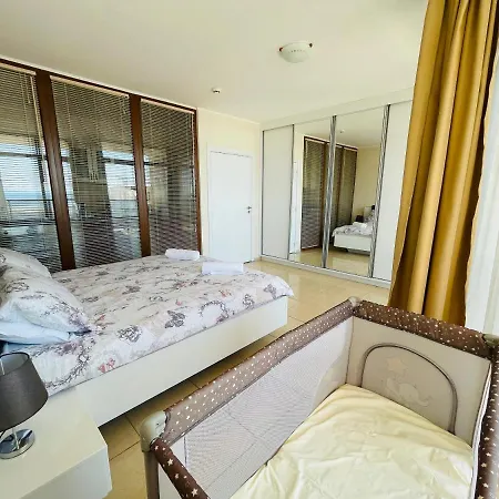 Апартамент Dolce Sea View *