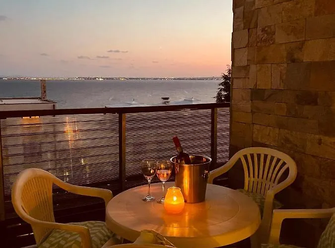 Апартамент Dolce Sea View