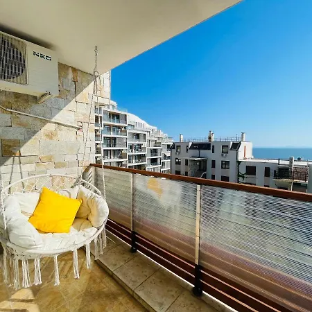 Dolce Sea View Apartament *